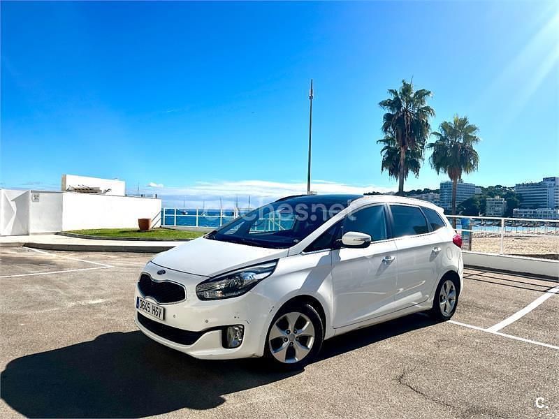 Blanco Usado 2013 Kia Carens Monovolumen | 6600 € (Precio justo) - Imagen 1/4