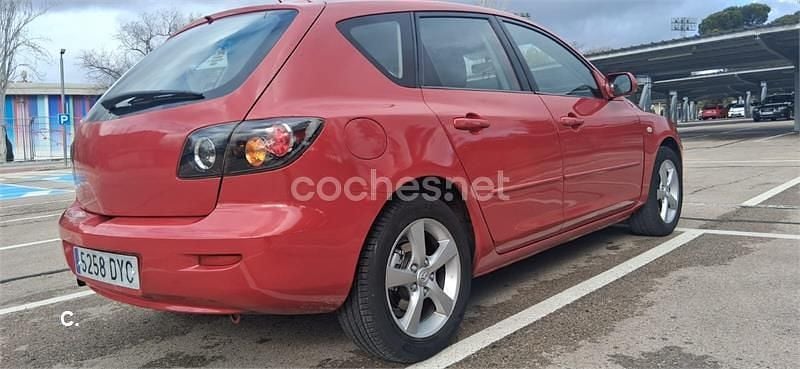 Usado Mazda 3 Active 105 CV (77 kW) 2006 Rojo Berlina