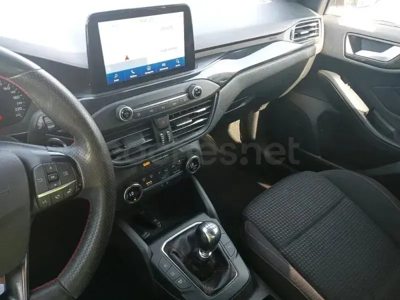 Usado Ford Focus ST-Line 125 CV (91 kW) 2021 Blanco Berlina