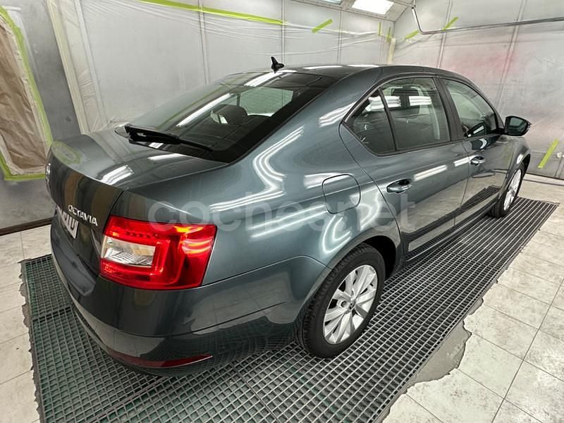 Usado Skoda Octavia GreenLine 110 CV (80 kW) 2015 Verde Berlina