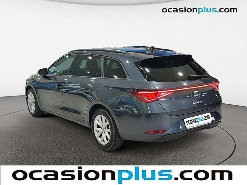Usado Seat Leon ST Style 110 CV (80 kW) 2023 Gris Familiar