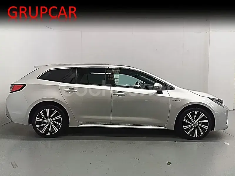 Usado Toyota Corolla Sport 180 CV (132 kW) 2021 Gris / plata Familiar