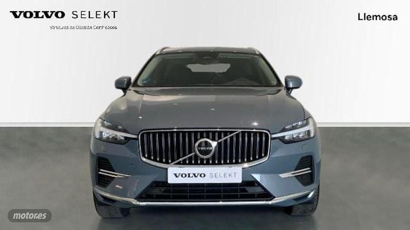 Usado Volvo XC60 Core 350 CV (257 kW) 2023 Gris / plata SUV