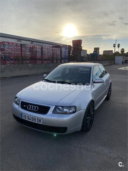 Usado Audi S3 210 CV (154 kW) 2000 Gris / plata Berlina
