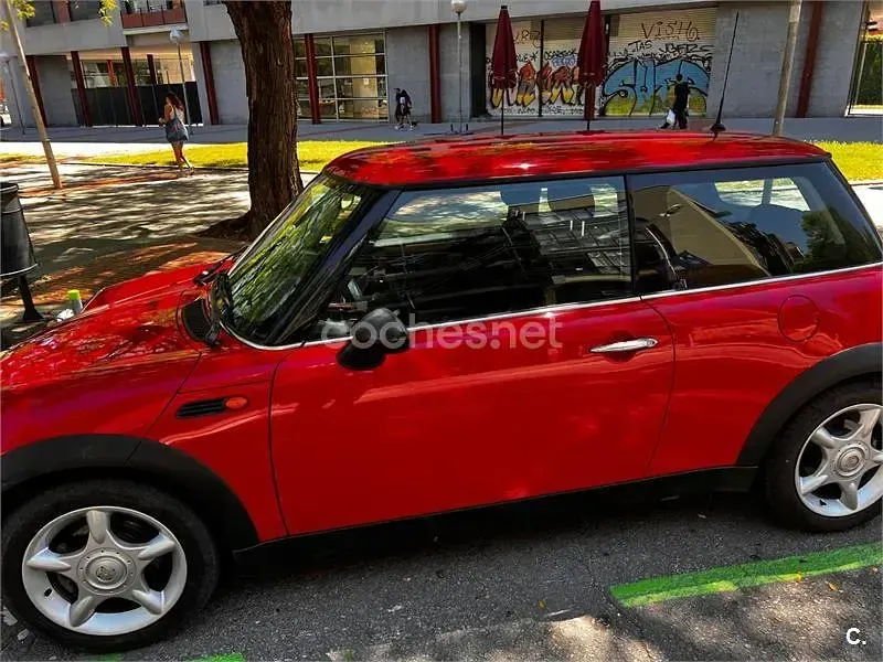 Usado Mini ONE 90 CV (66 kW) 2001 Rojo Utilitario