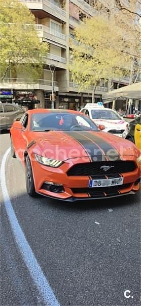 Usado Ford Mustang Fastback 314 CV (230 kW) 2015 Naranja Coupe