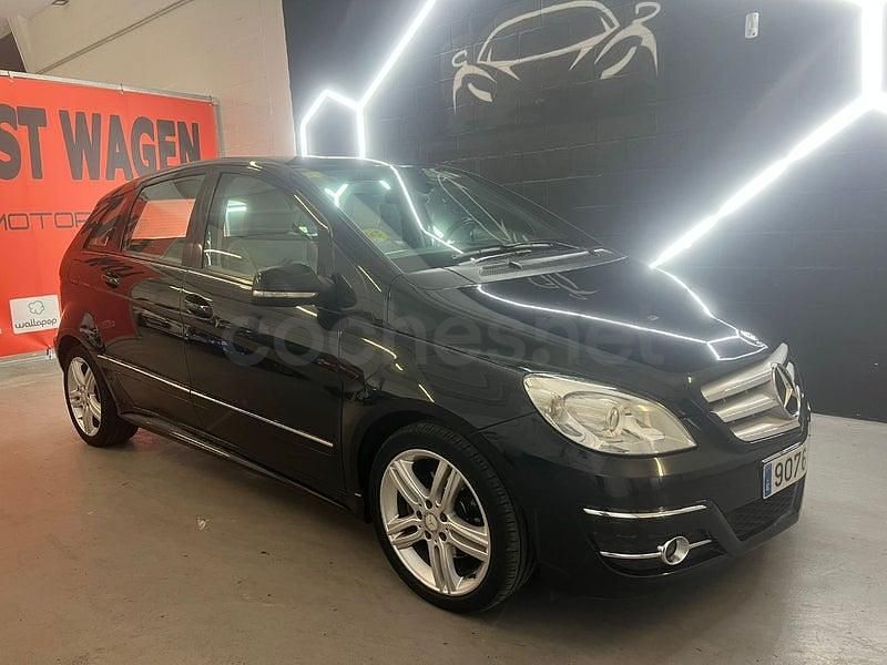 Usado Mercedes B180 Sport Edition 109 CV (80 kW) 2009 Negro Monovolumen