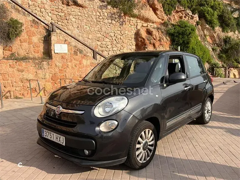 Usado Fiat 500L Trekking 85 CV (62 kW) 2014 Gris / plata Monovolumen