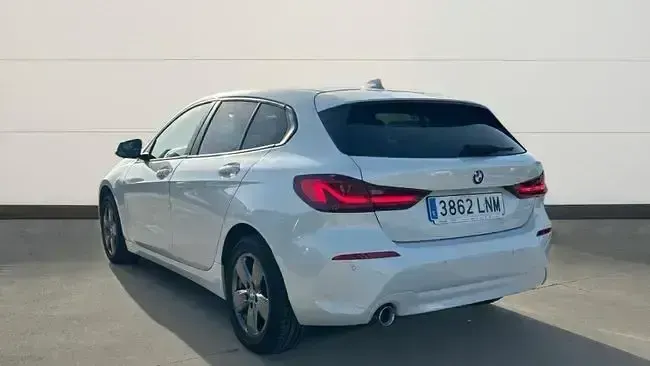 Usado BMW 116 116 CV (85 kW) 2021 Blanco Utilitario