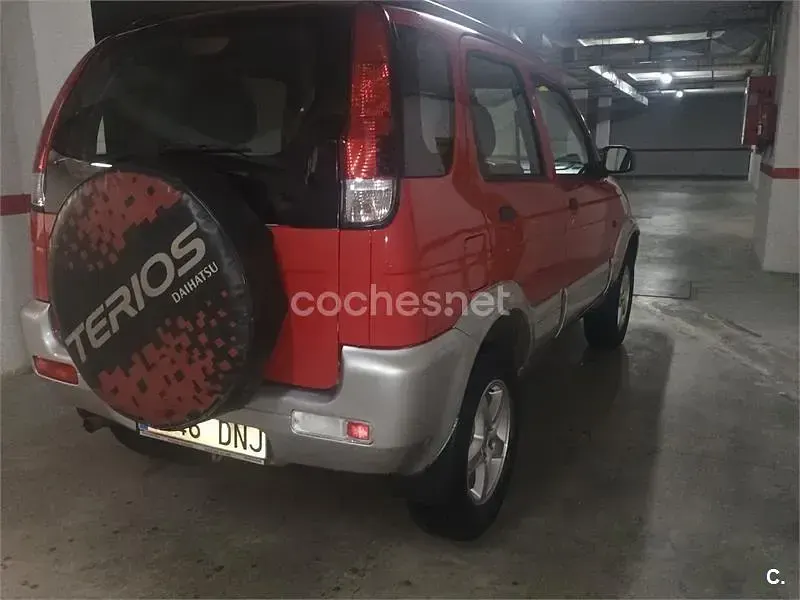 Usado Daihatsu Terios 86 CV (63 kW) 2005 Rojo SUV
