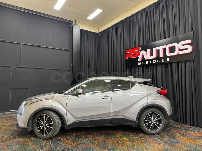 Usado Toyota C-HR Active 122 CV (89 kW) 2018 Gris / plata SUV
