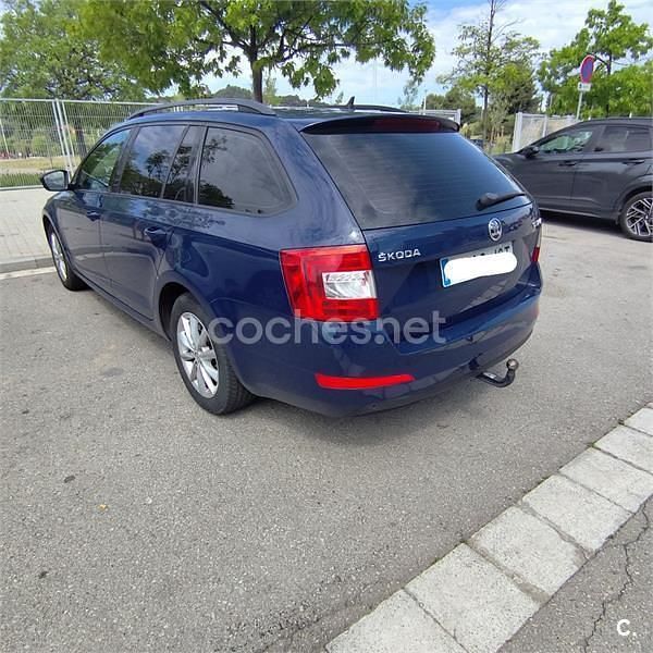 Usado Skoda Octavia Ambition 110 CV (80 kW) 2016 Azul Utilitario
