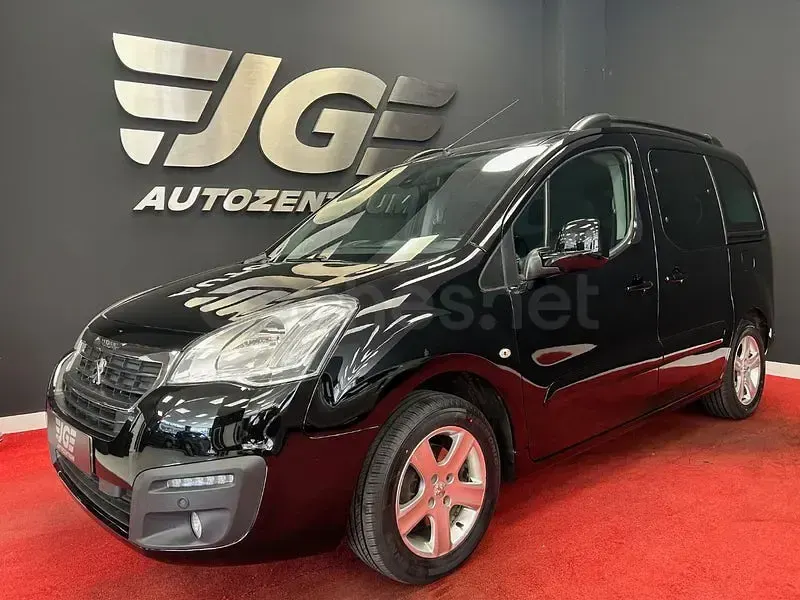 Usado Peugeot Partner Tepee Style 120 CV (88 kW) 2016 Negro Monovolumen