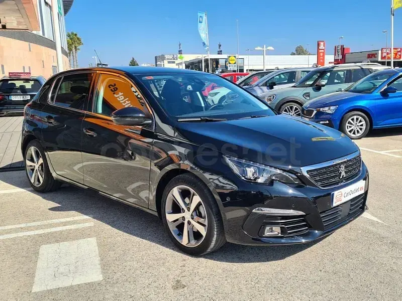 Usado Peugeot 308 130 CV (95 kW) 2019 Negro Berlina