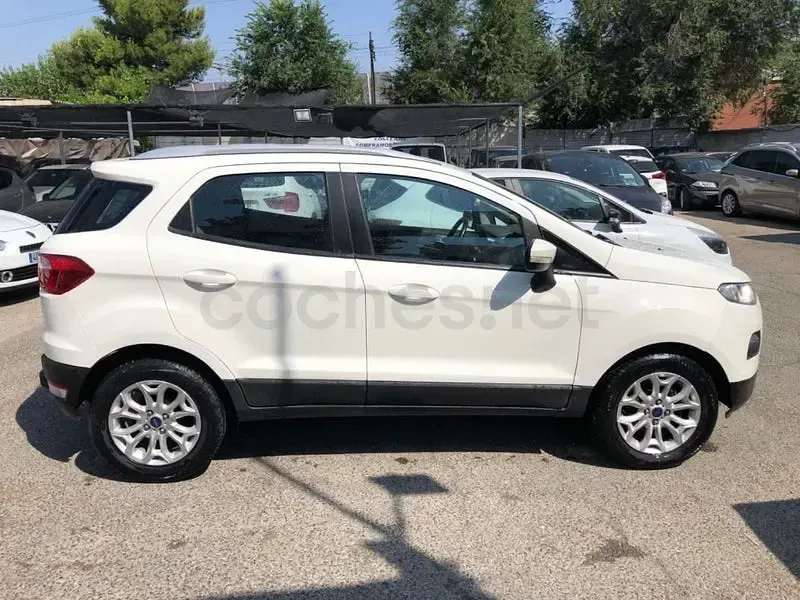 Usado Ford Ecosport Trend 95 CV (69 kW) 2017 Blanco SUV