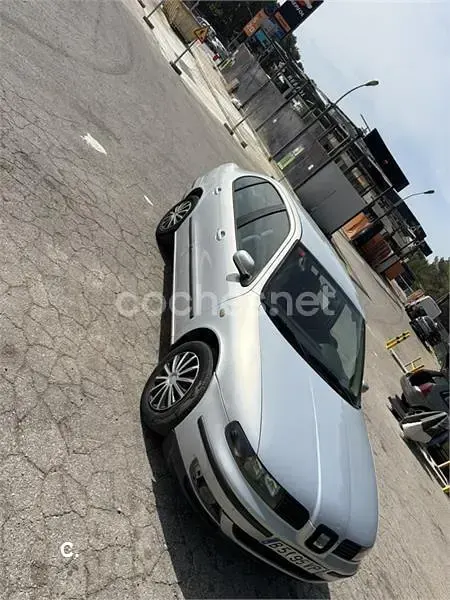 Usado Seat Toledo Stella 110 CV (80 kW) 1999 Gris / plata Berlina
