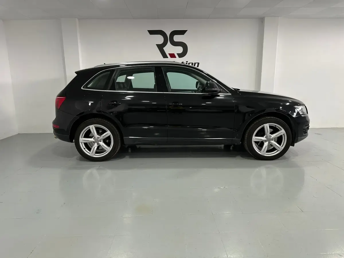 Usado Audi Q5 270 CV (198 kW) 2011 Negro SUV