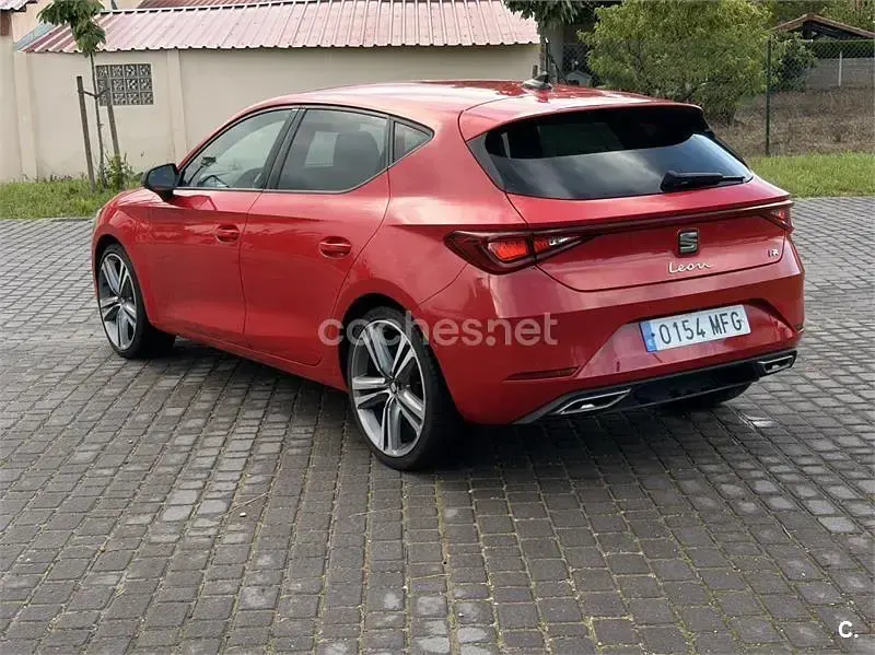 Usado Seat Leon FR 150 CV (110 kW) 2023 Rojo Berlina