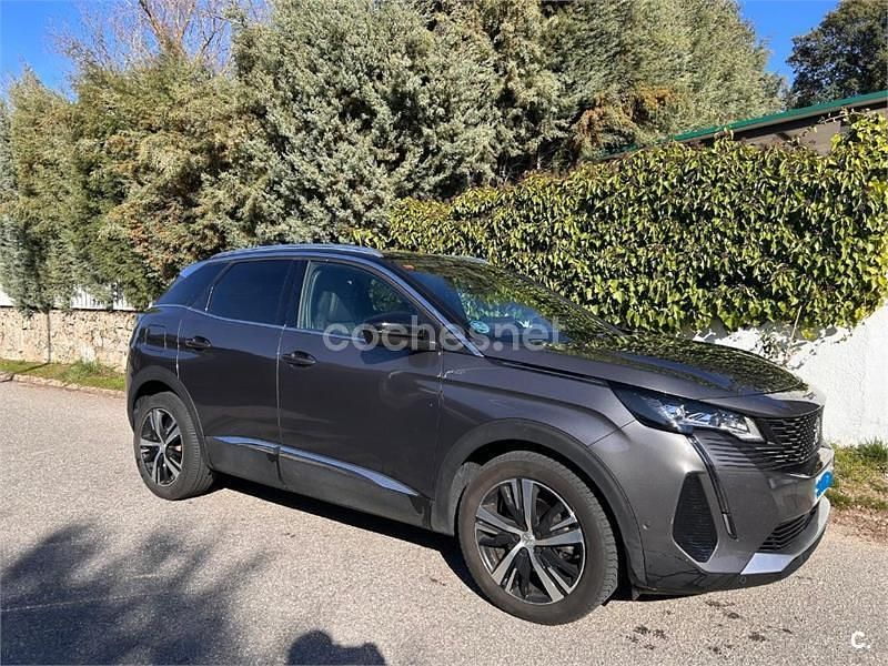 Usado Peugeot 3008 GT-line 130 CV (95 kW) 2021 Gris / plata SUV