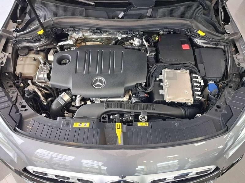 Usado Mercedes GLA200 150 CV (110 kW) 2023 Gris SUV