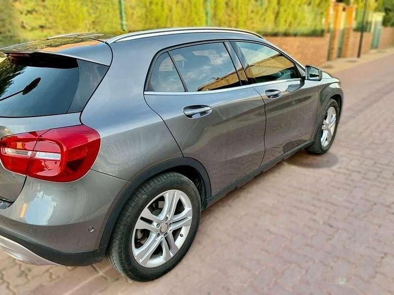 Usado Mercedes GLA220 Urban 170 CV (125 kW) 2014 Gris SUV