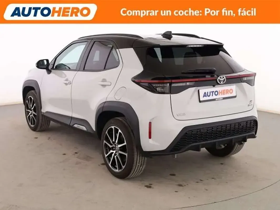 Usado Toyota Yaris Cross Sport 131 CV (96 kW) 2025 Gris SUV