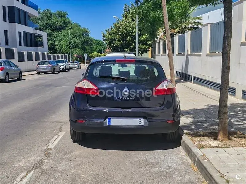 Usado Renault Mégane Expression 110 CV (80 kW) 2009 Negro Berlina