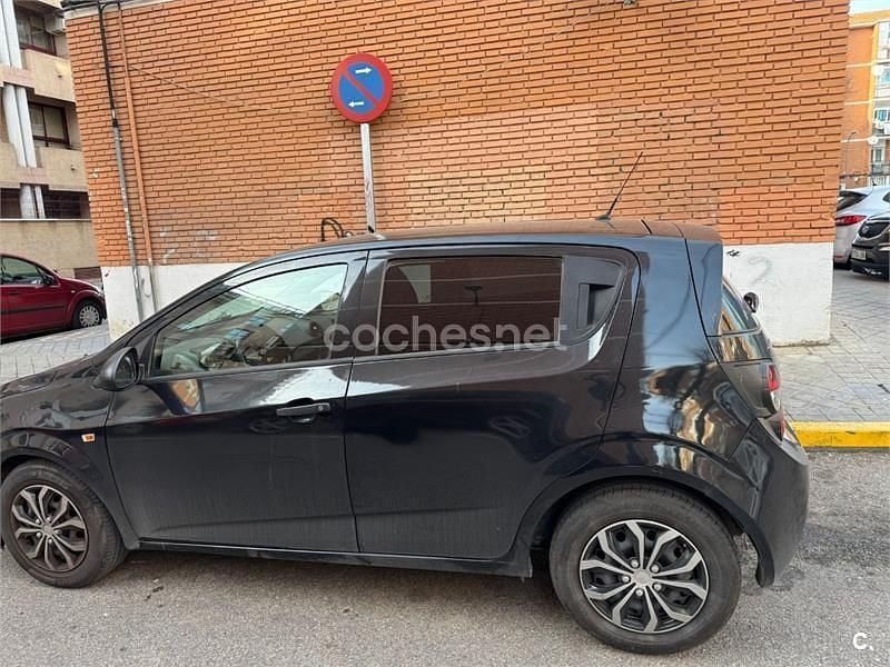 Usado Chevrolet Aveo LT 75 CV (55 kW) 2013 Negro Berlina