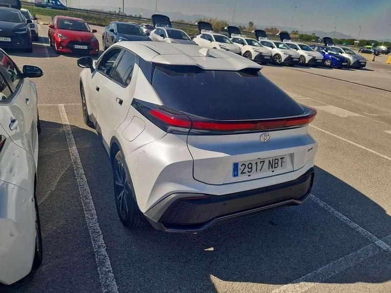 Usado Toyota C-HR Advance 141 CV (103 kW) 2025 Blanco SUV