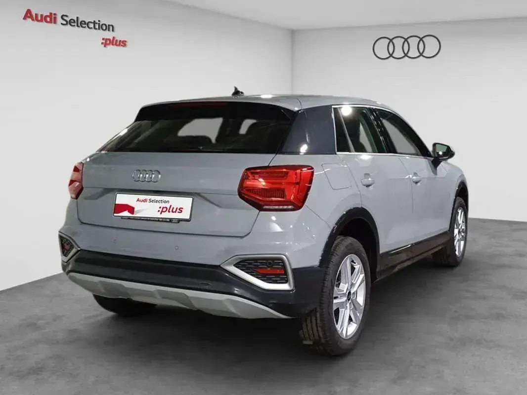 Usado Audi Q2 Advanced Plus 116 CV (85 kW) 2026 Gris SUV