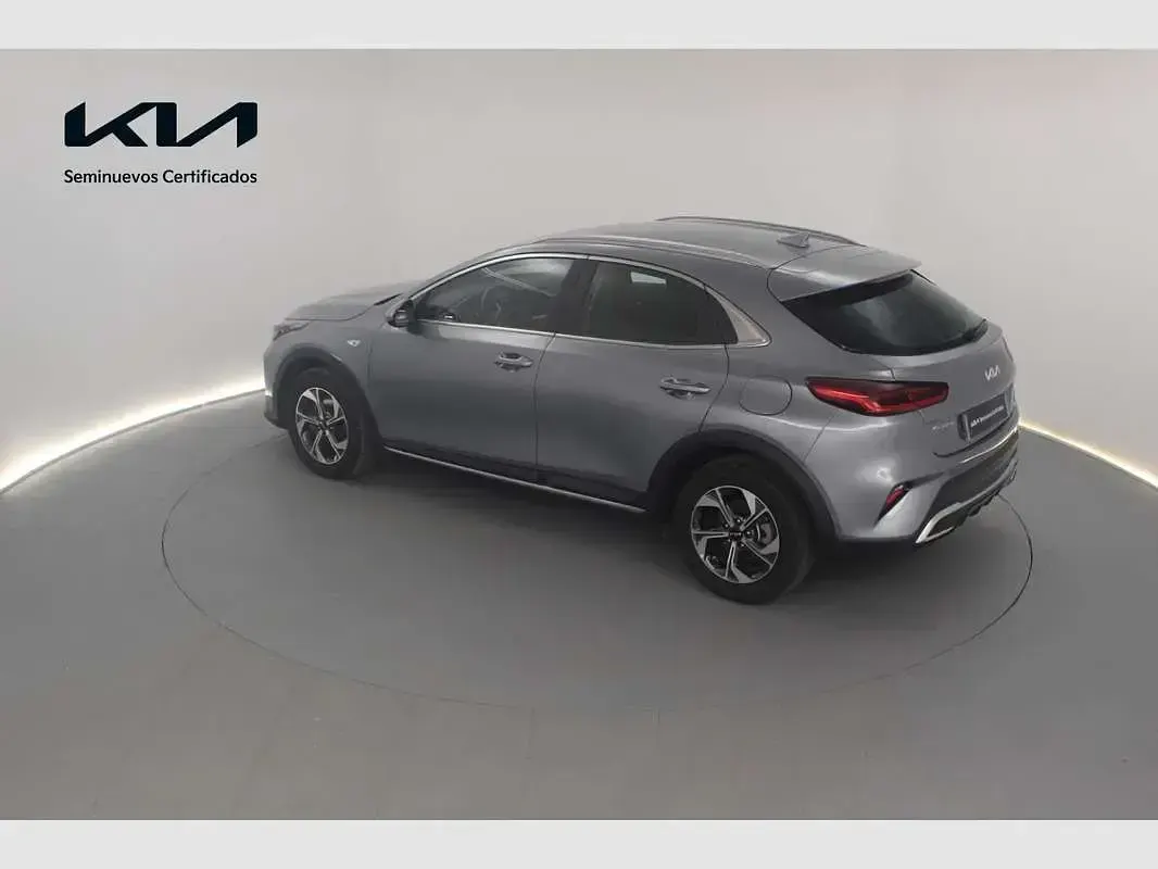 Usado Kia XCeed 101 CV (74 kW) 2025 Plateado SUV