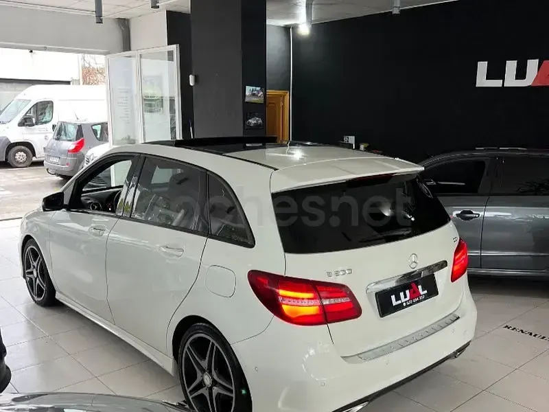 Usado Mercedes B220 AMG line 177 CV (130 kW) 2014 Blanco Utilitario