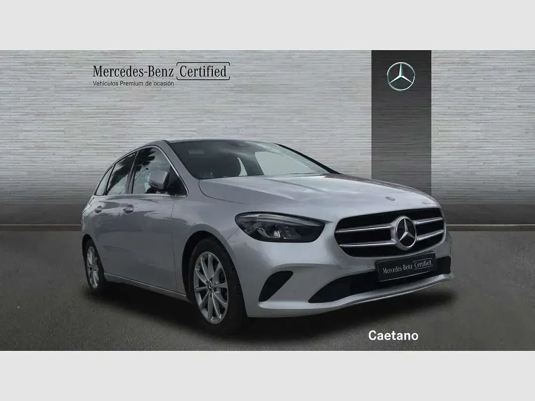 Usado Mercedes B200 150 CV (110 kW) 2019 Plateado Utilitario