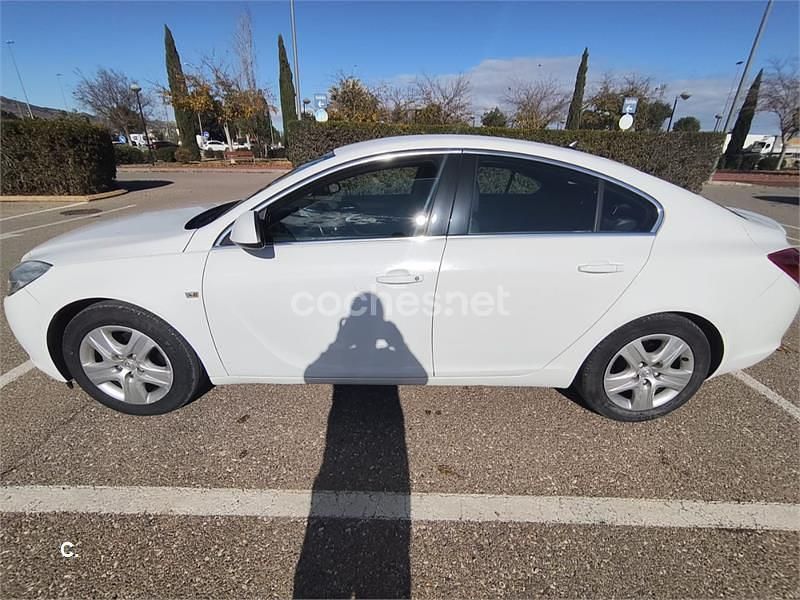 Usado Opel Insignia Edition 130 CV (95 kW) 2011 Blanco Berlina