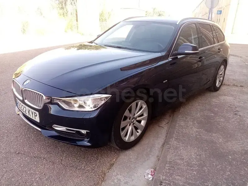 Usado BMW 318 150 CV (110 kW) 2016 Azul Familiar