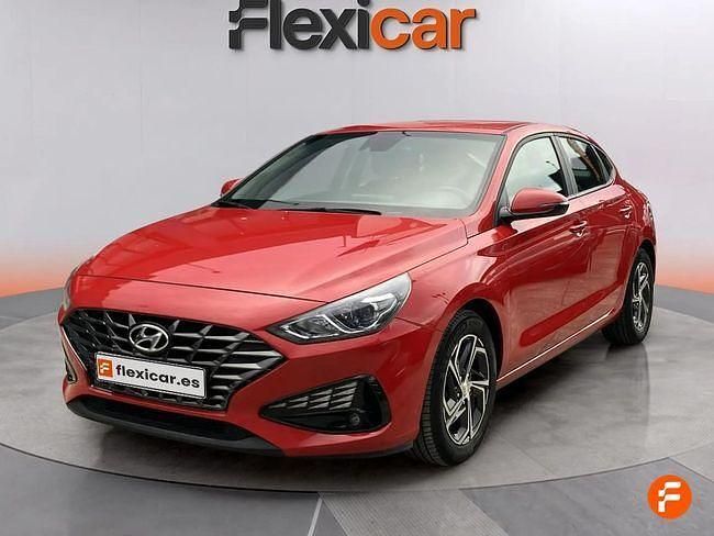 Usado Hyundai i30 120 CV (88 kW) 2022 Rojo