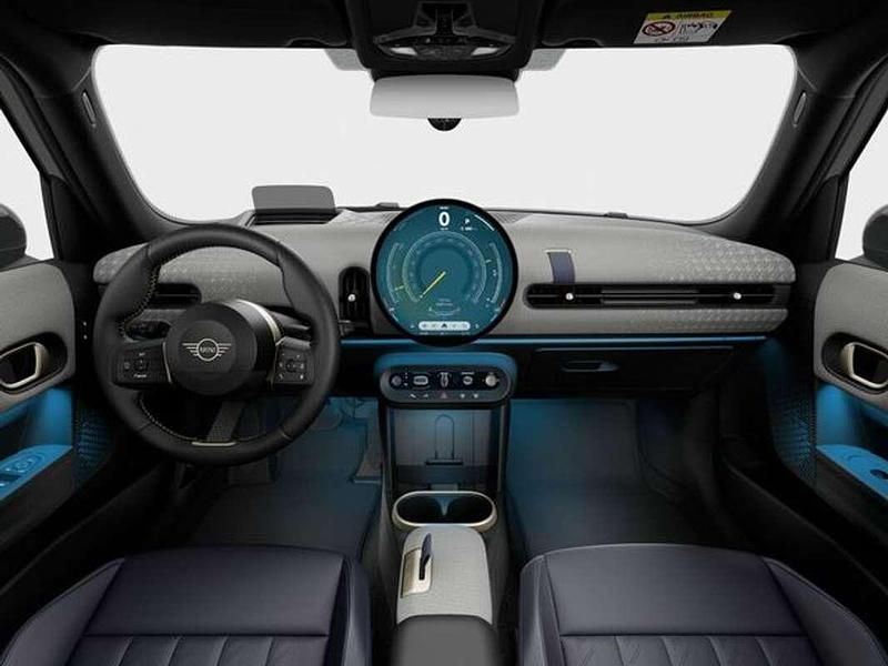 Usado Mini Cooper Essential 114 kW (156 CV) 2025 Plateado Utilitario