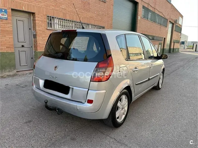 Usado Renault Scénic Dynamique 120 CV (88 kW) 2003 Gris / plata Monovolumen