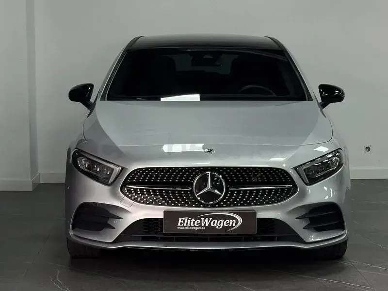 Usado Mercedes A250 218 CV (160 kW) 2022 Gris / plata Berlina