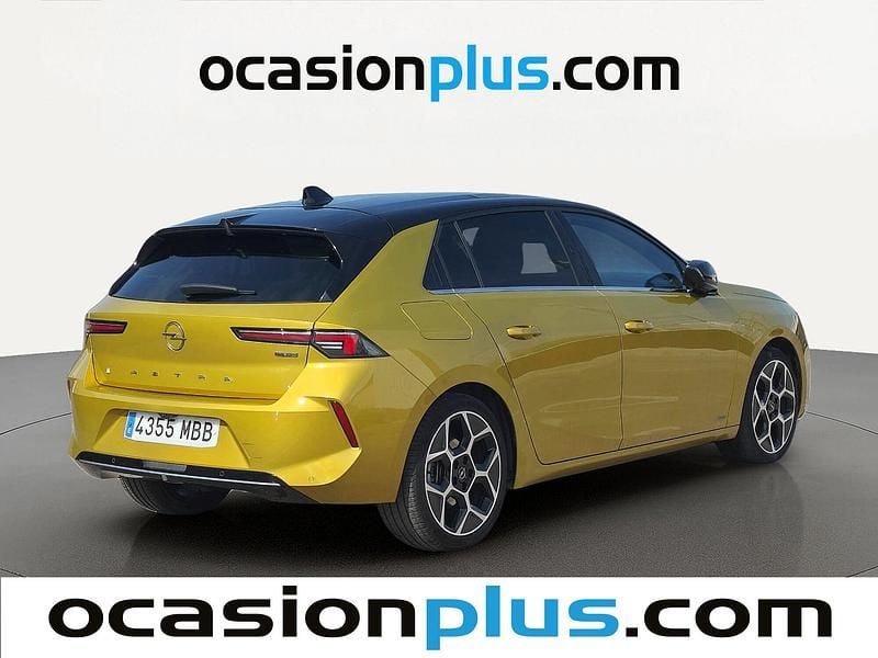 Usado Opel Astra Ultimate 181 CV (133 kW) 2022 Amarillo Berlina