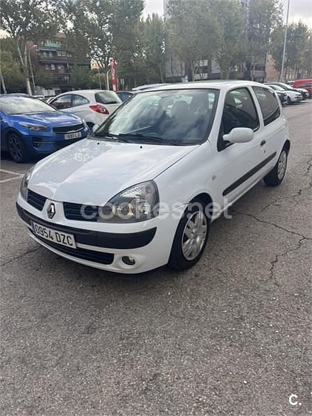 Usado Renault Clio II Authentique 70 CV (51 kW) 2006 Blanco Berlina