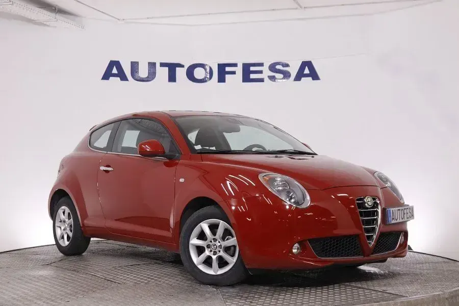 Usado Alfa Romeo MiTo 78 CV (57 kW) 2016 Rojo Utilitario