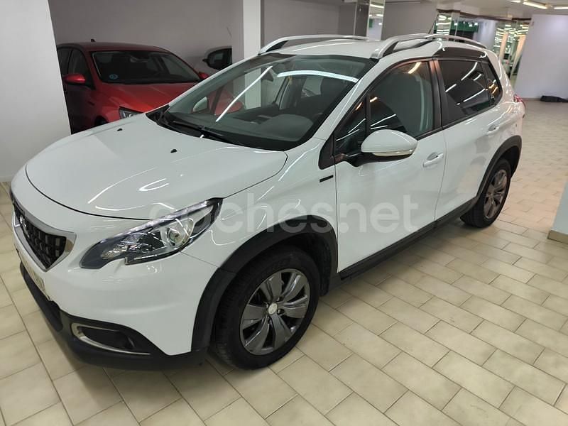 Usado Peugeot 2008 Signature Sky 110 CV (80 kW) 2019 Blanco SUV