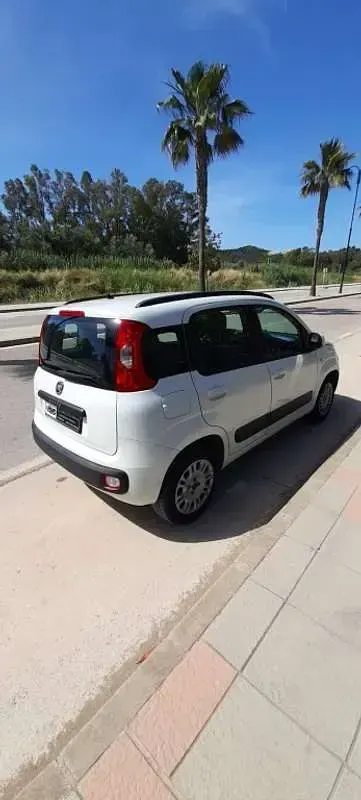 Usado Fiat Panda Lounge 69 CV (50 kW) 2015 Blanco Utilitario