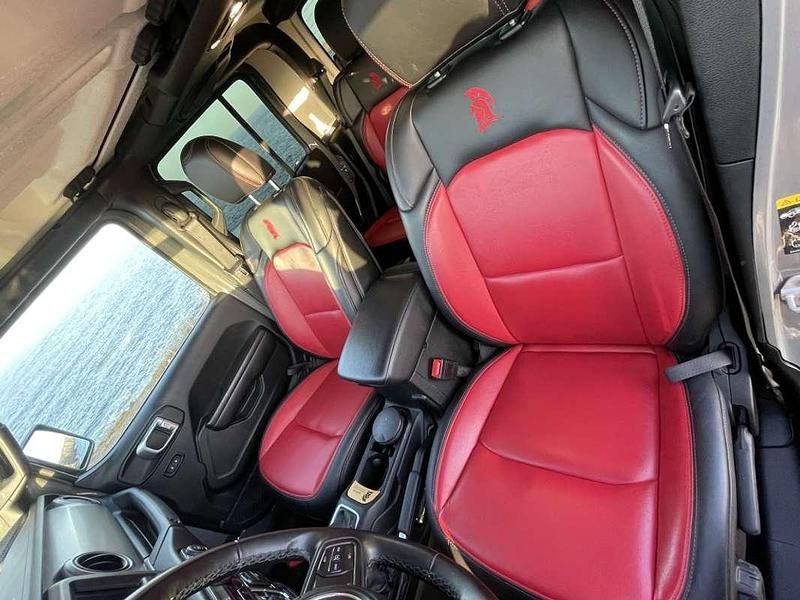 Usado Jeep Gladiator 2021 Gris Pickup/Camioneta