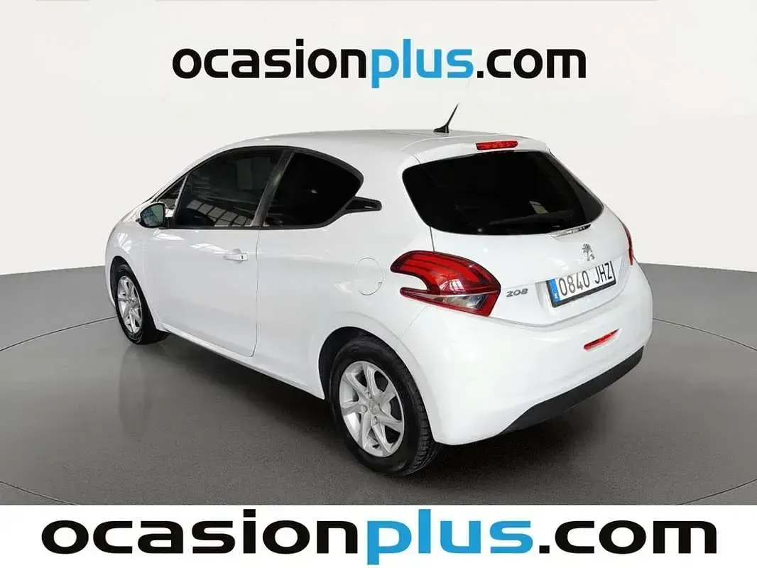 Usado Peugeot 208 Active 68 CV (50 kW) 2015 Blanco Utilitario