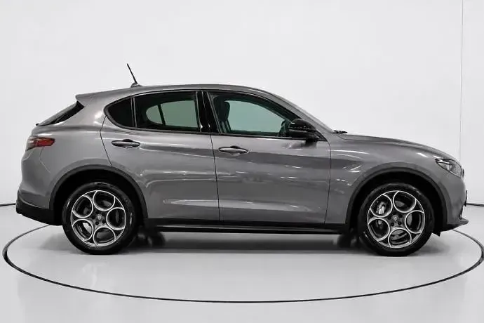 Usado Alfa Romeo Stelvio Sprint 160 CV (117 kW) 2023 SUV