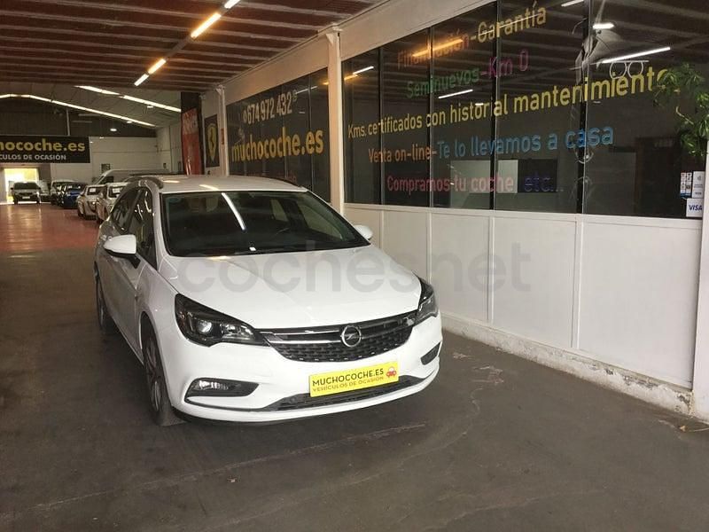Usado Opel Astra Edition 105 CV (77 kW) 2020 Blanco Familiar