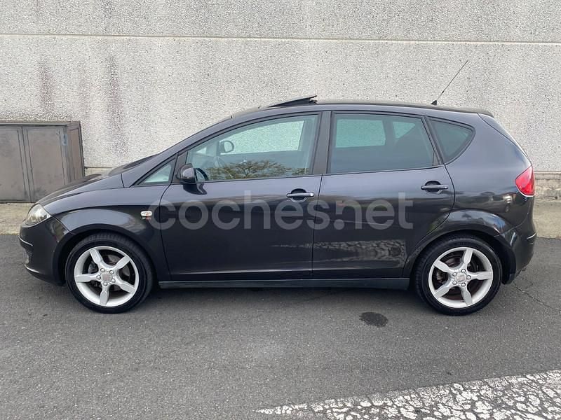 Usado Seat Altea Sport 150 CV (110 kW) 2005 Negro Monovolumen