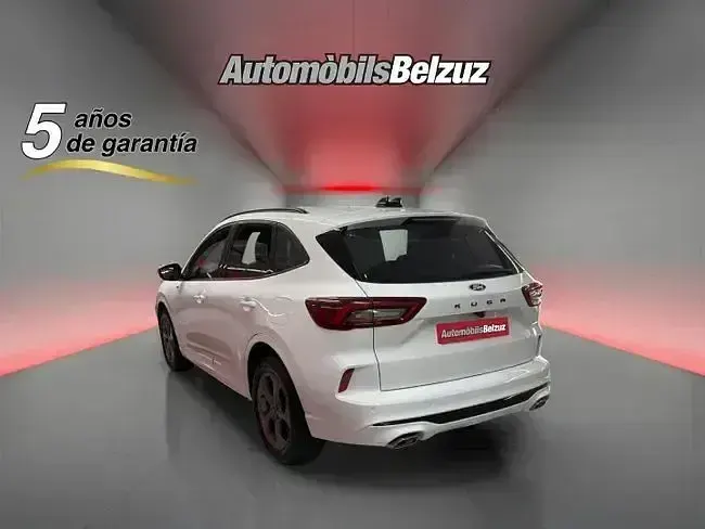 Usado Ford Kuga ST-Line 150 CV (110 kW) 2025 Blanco SUV